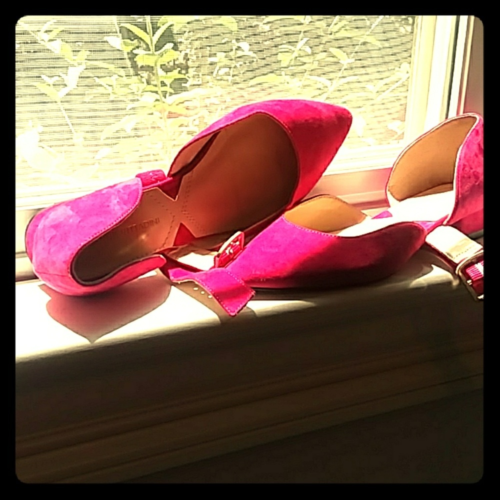 MAKE AN OFFER! ♡♡♡ Adrienne Vittadini Pink Shoes